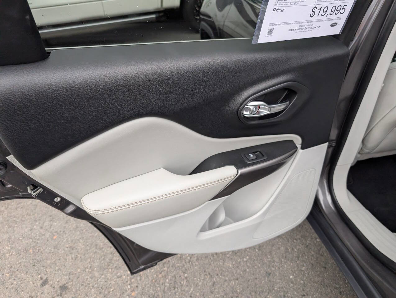 Used 2019 Jeep Cherokee Limited w/ Trailer Tow Group image 36