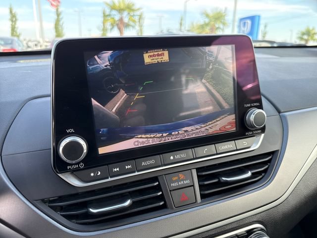 Used 2023 Nissan Altima 2.5 SR FWD image 39