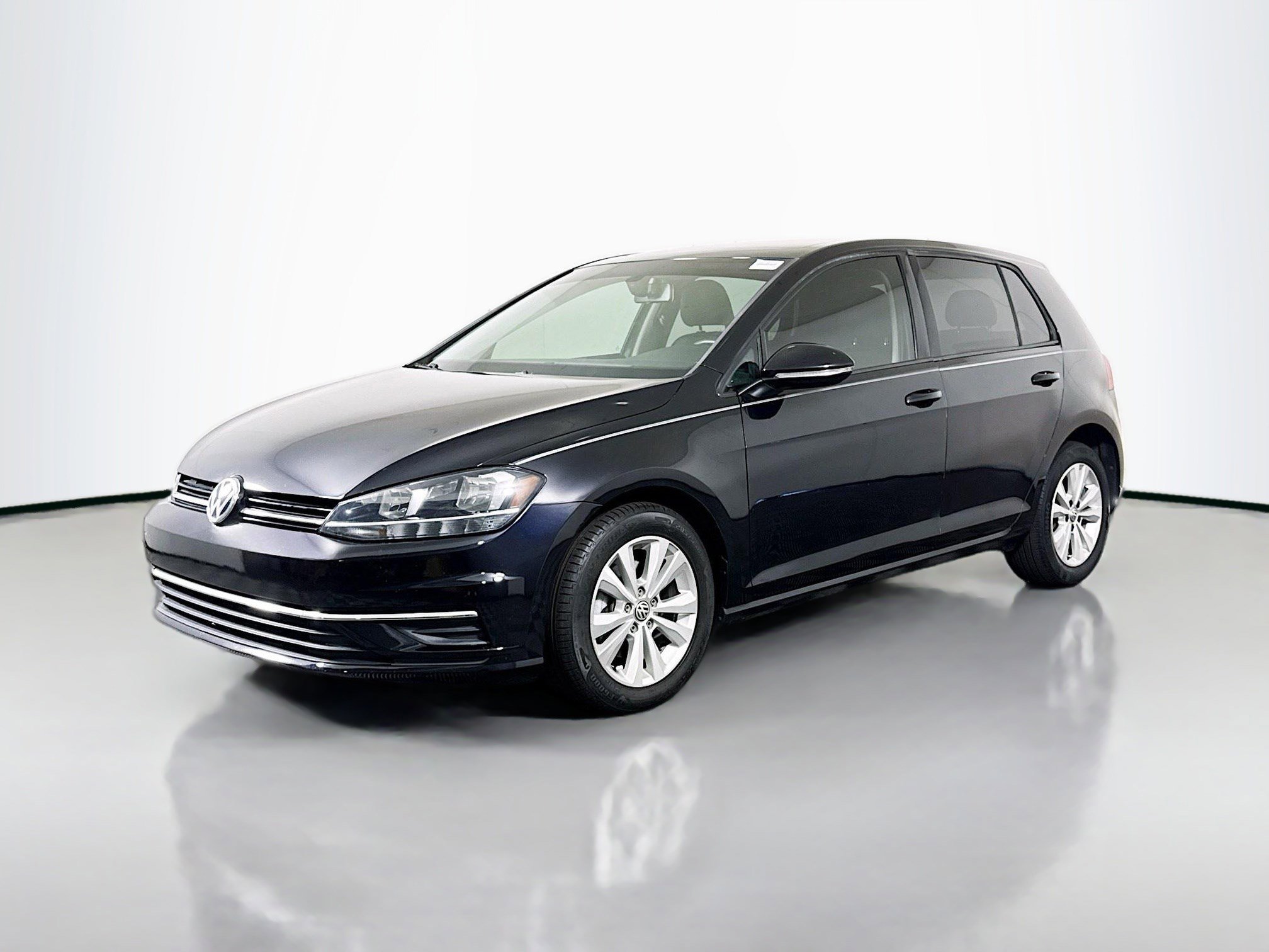 Used 2020 Volkswagen Golf 4-Door image 4