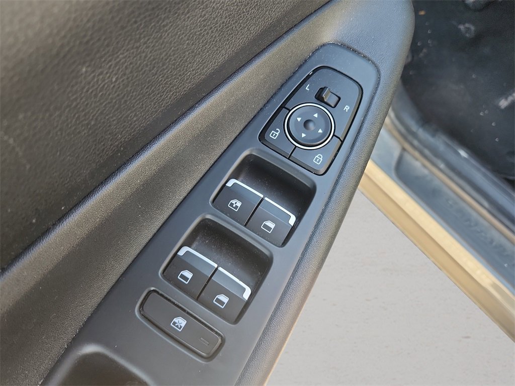 Used 2021 Hyundai Santa Fe SE image 15