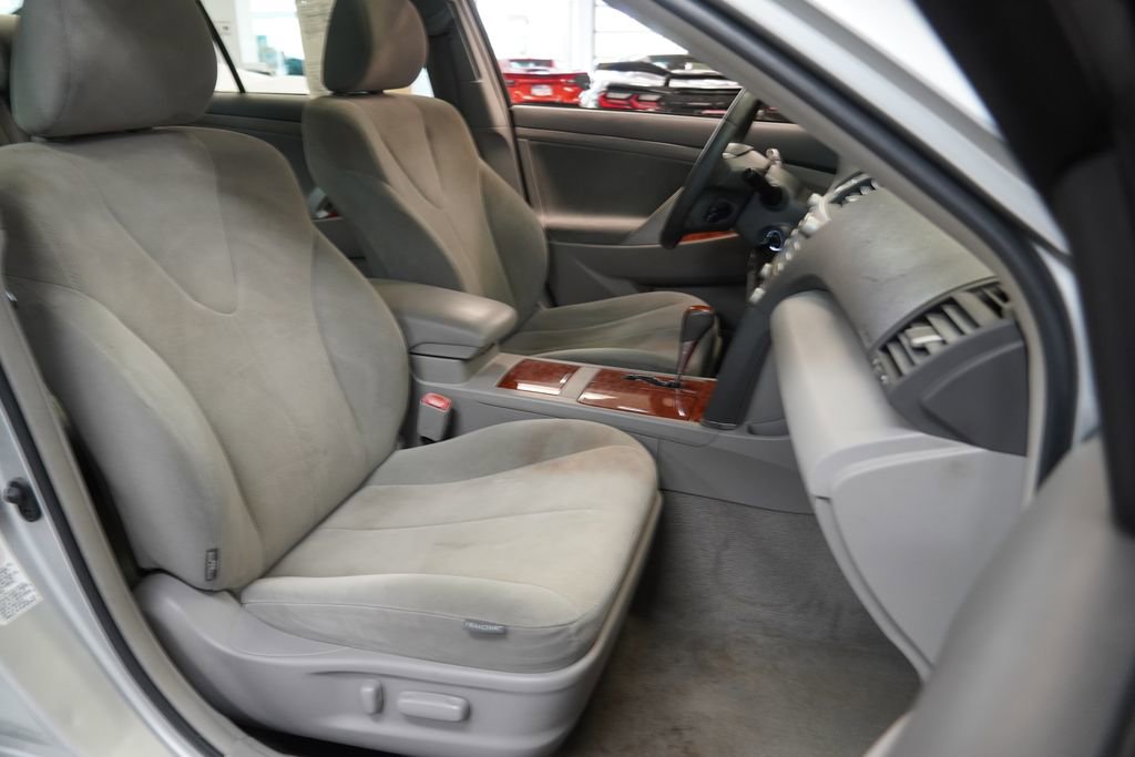 Used 2009 Toyota Camry XLE FWD image 31