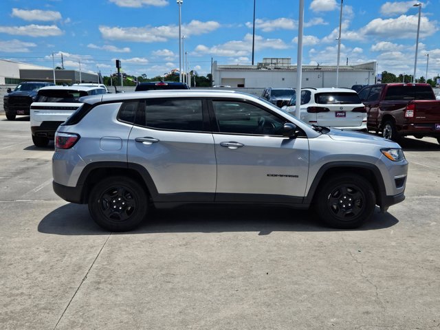 Used 2020 Jeep Compass Sport w/ Tech Group FWD image 4