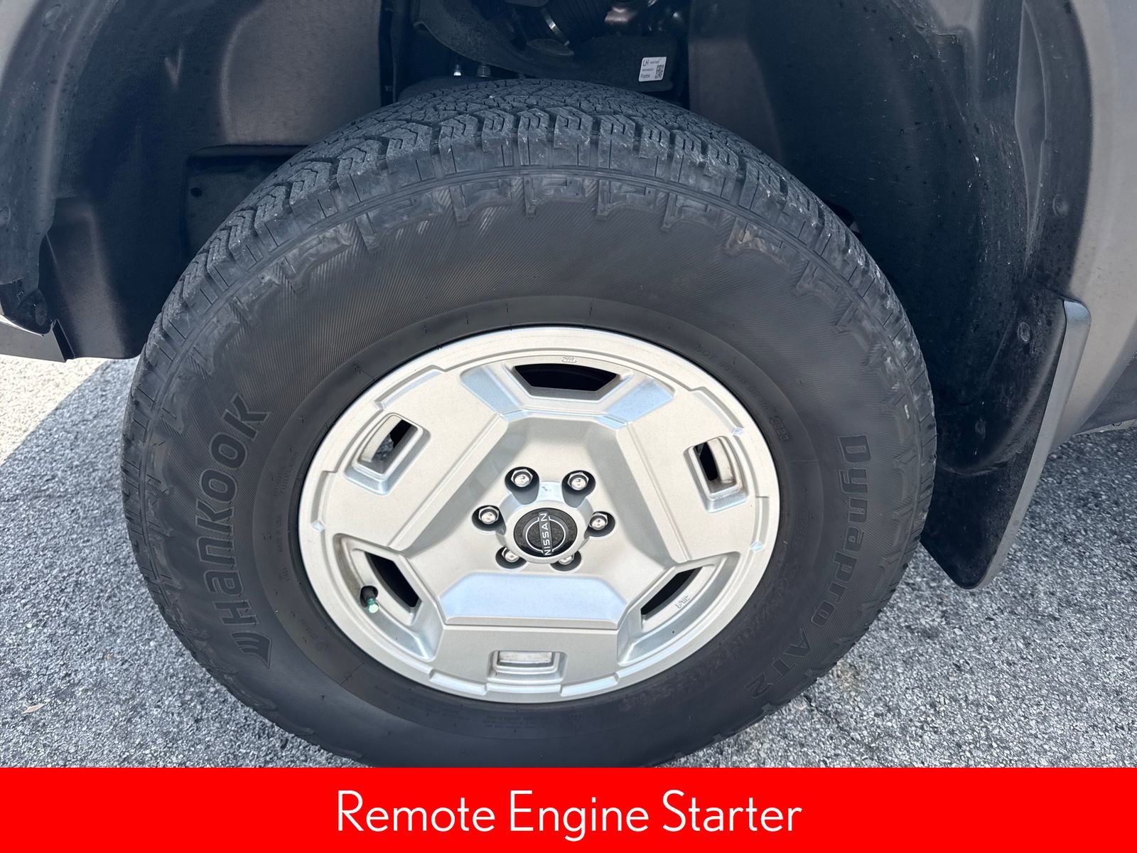 Used 2024 Nissan Frontier SV w/ Hardbody Edition AWD/4WD image 10
