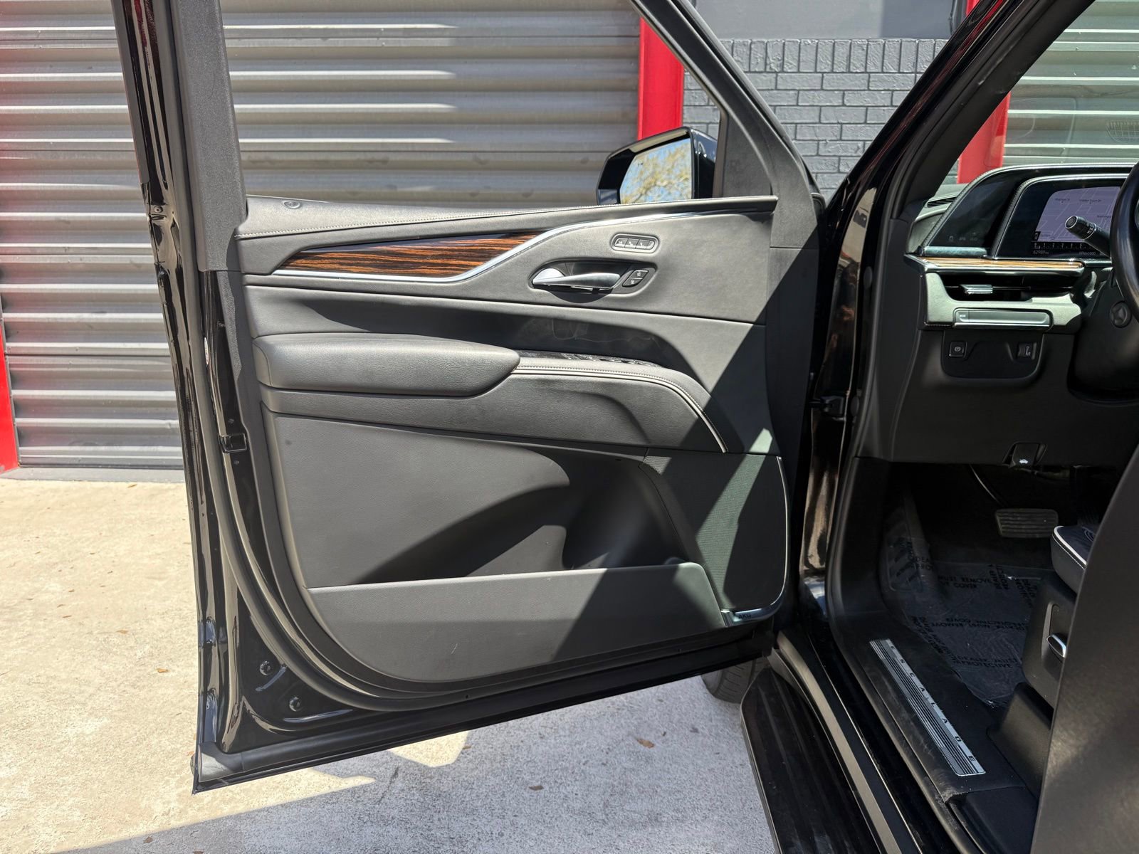 Used 2023 Cadillac Escalade Premium Luxury image 13