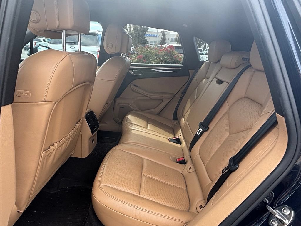 Used 2017 Porsche Macan AWD/4WD image 10