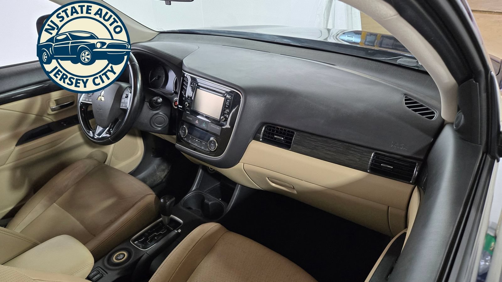 Used 2016 Mitsubishi Outlander SEL AWD/4WD image 38
