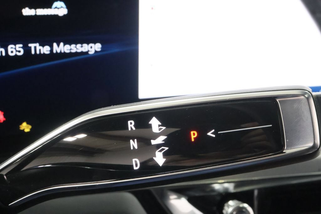 Used 2025 Cadillac Lyriq Luxury w/ LPO, Floor Liner Package AWD/4WD image 17