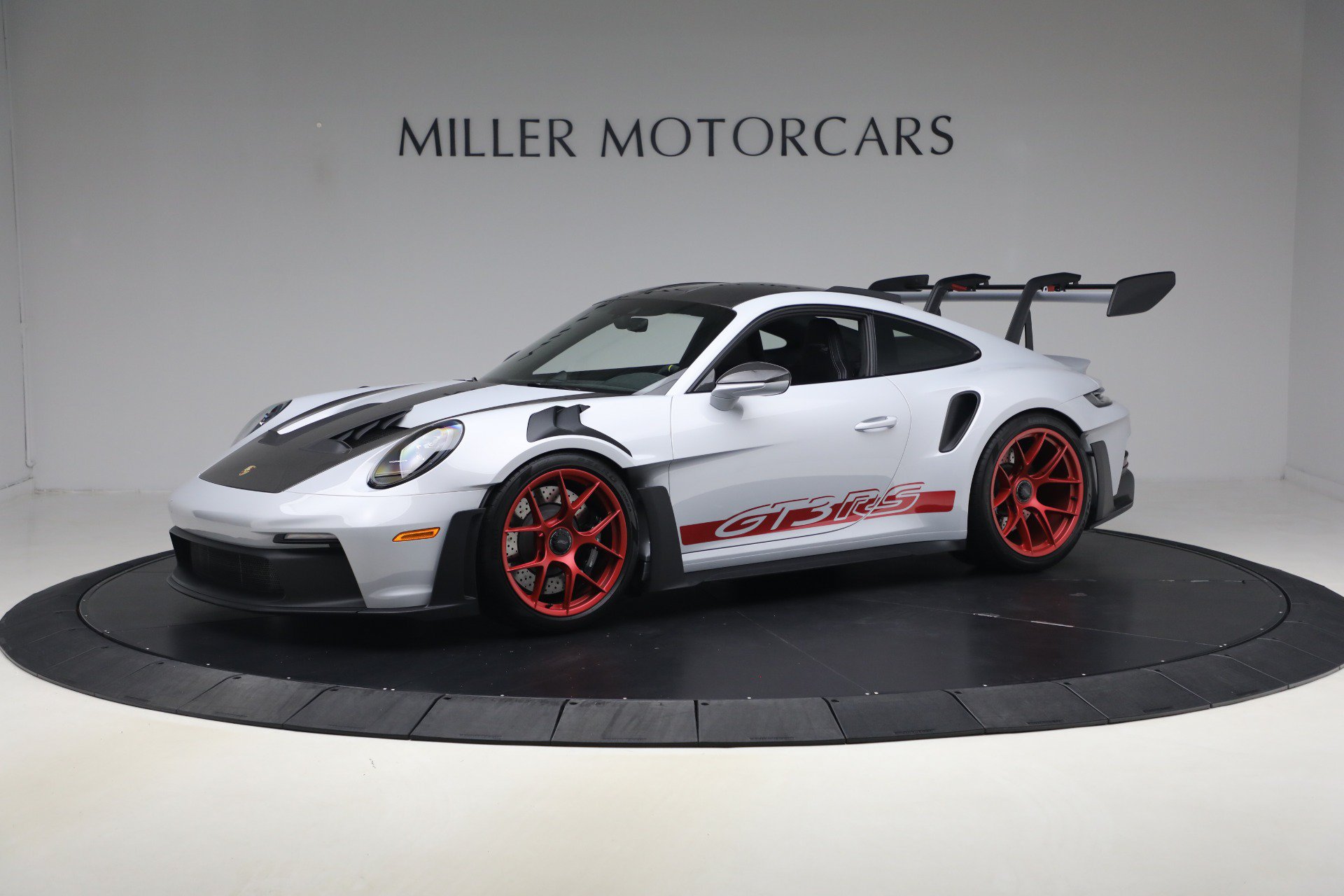 Used 2025 Porsche 911 GT3 RS RWD image 2