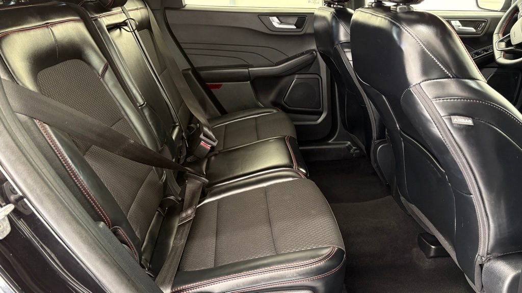 Used 2025 Ford Escape ST-Line Select image 26