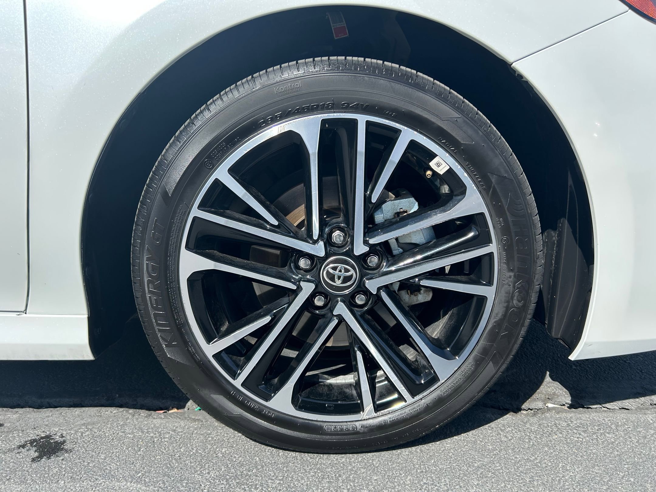 Used 2025 Toyota Camry XLE image 30