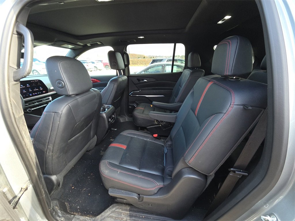 Used 2024 Chevrolet Traverse RS image 14