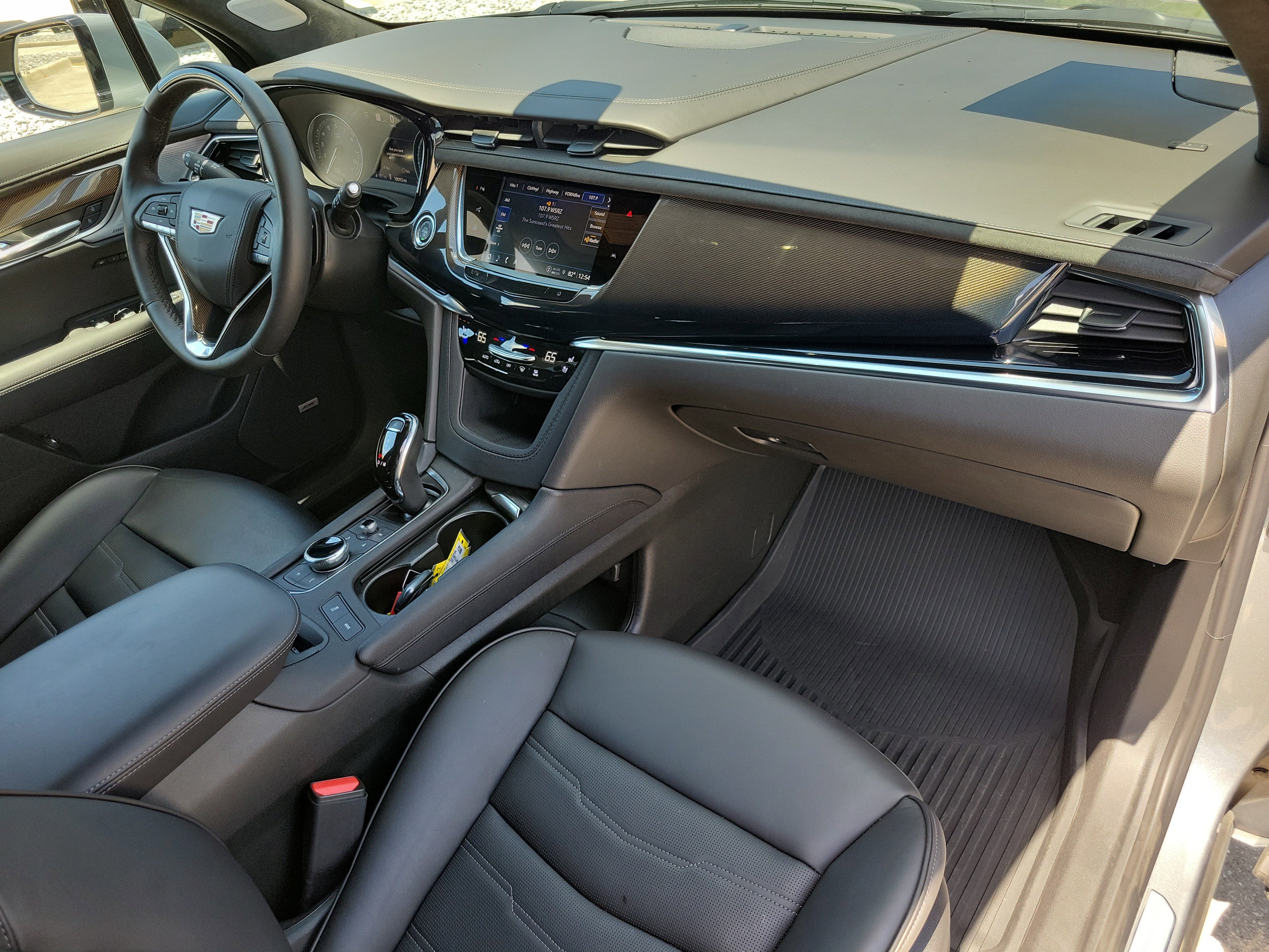 Certified 2025 Cadillac XT6 Premium Luxury w/ Platinum Package image 11