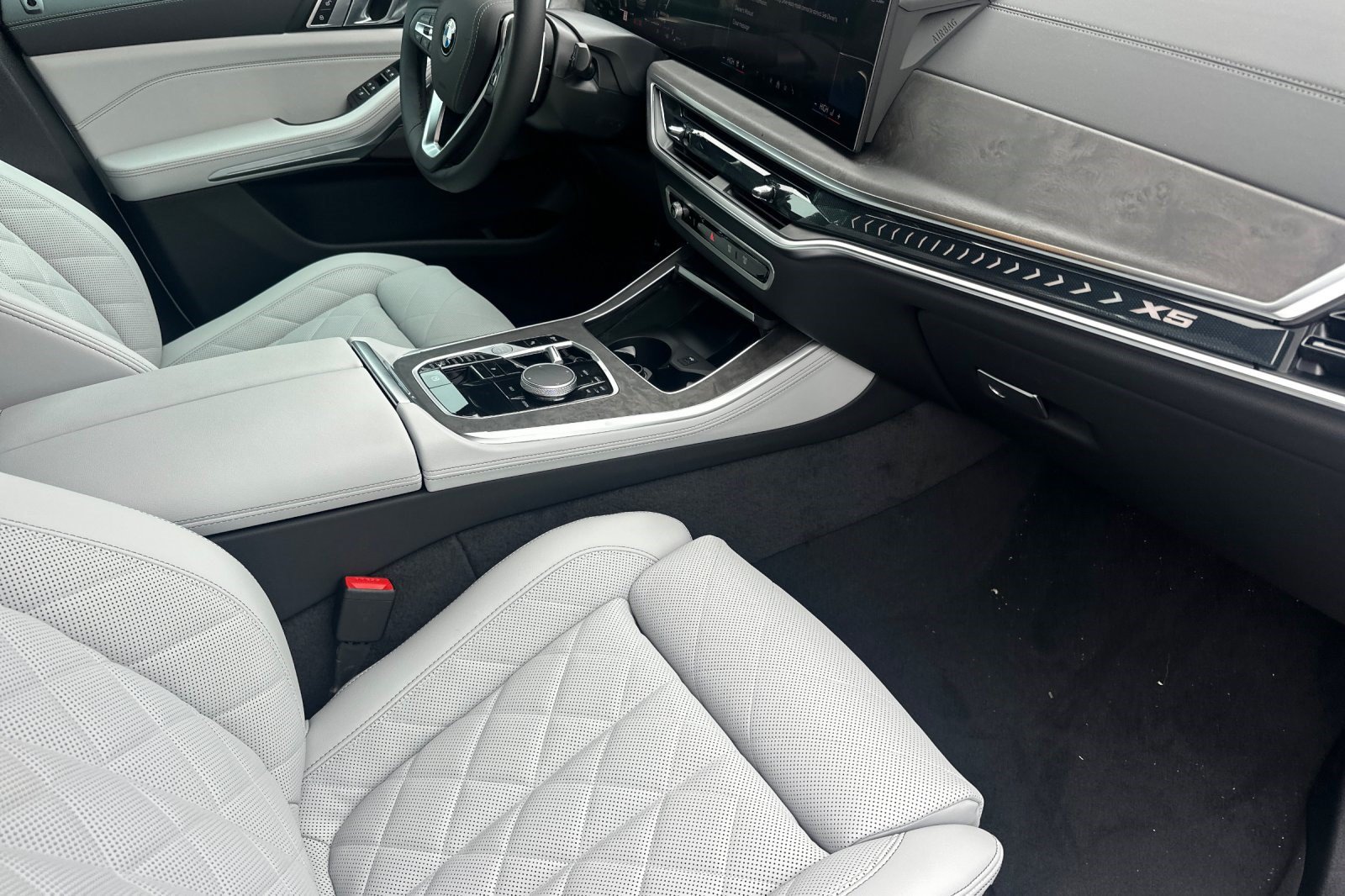 New 2026 BMW X5 xDrive40i AWD/4WD image 13