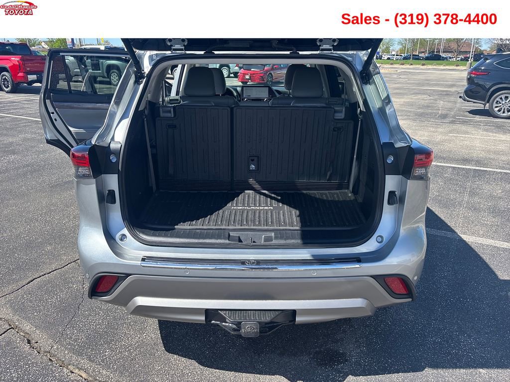 Used 2024 Toyota Highlander Platinum AWD/4WD image 24