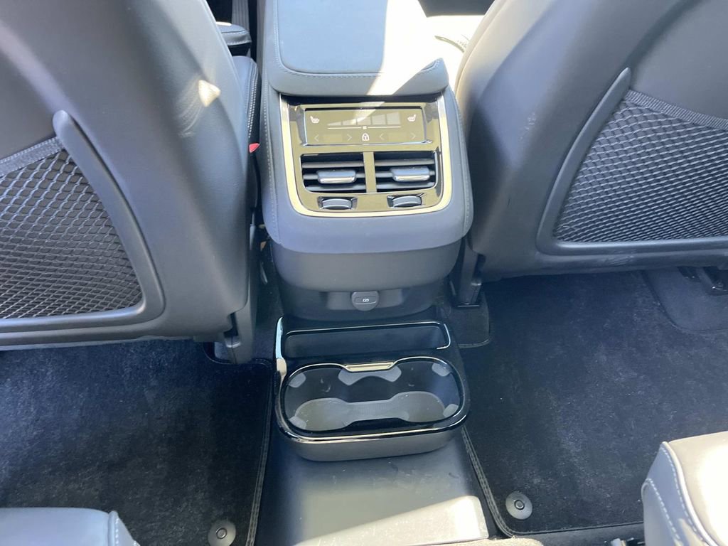Used 2025 Volvo XC90 B6 Ultra image 17