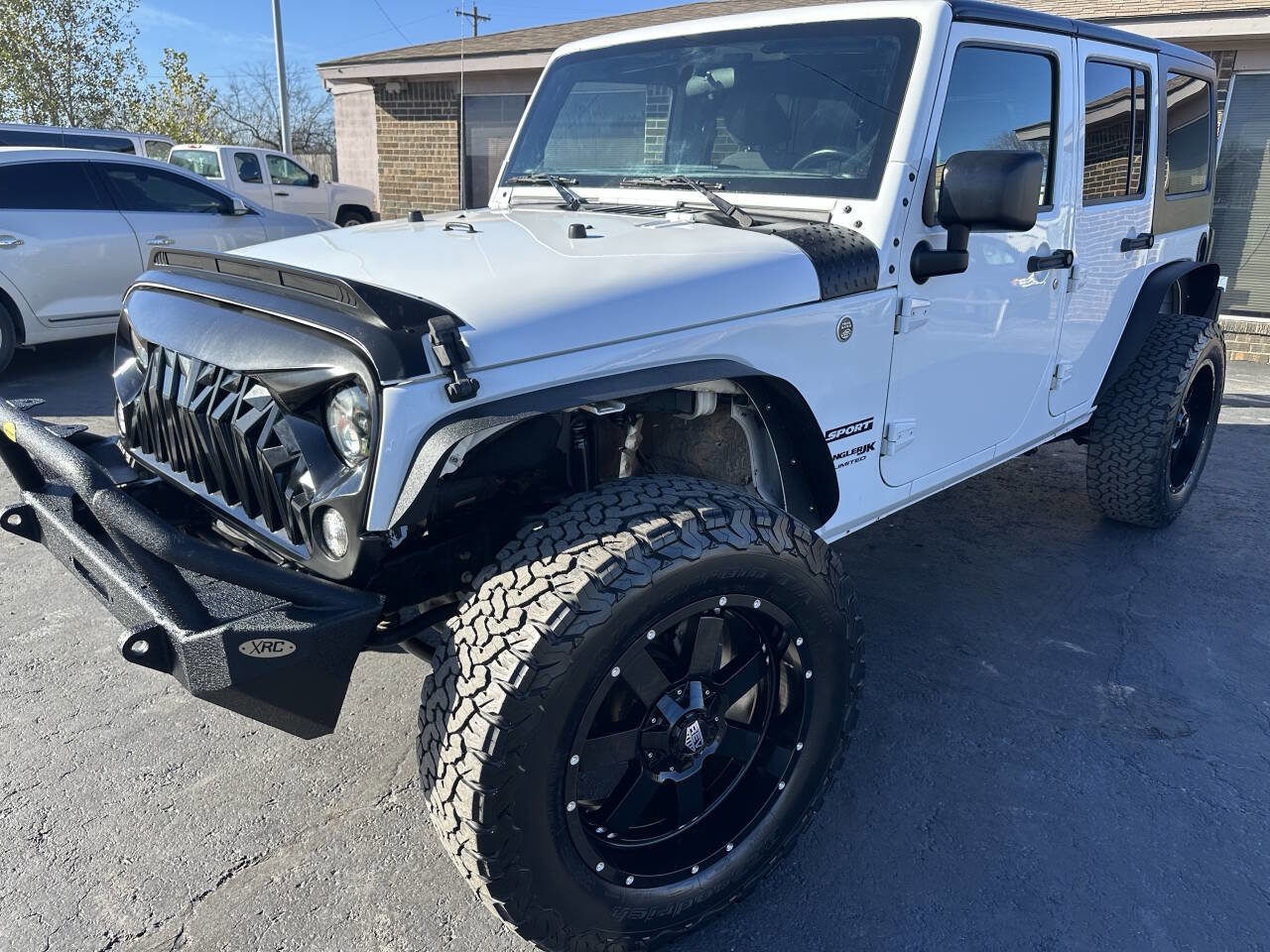 Used 2018 Jeep Wrangler Unlimited Sport w/ Connectivity Group image 3