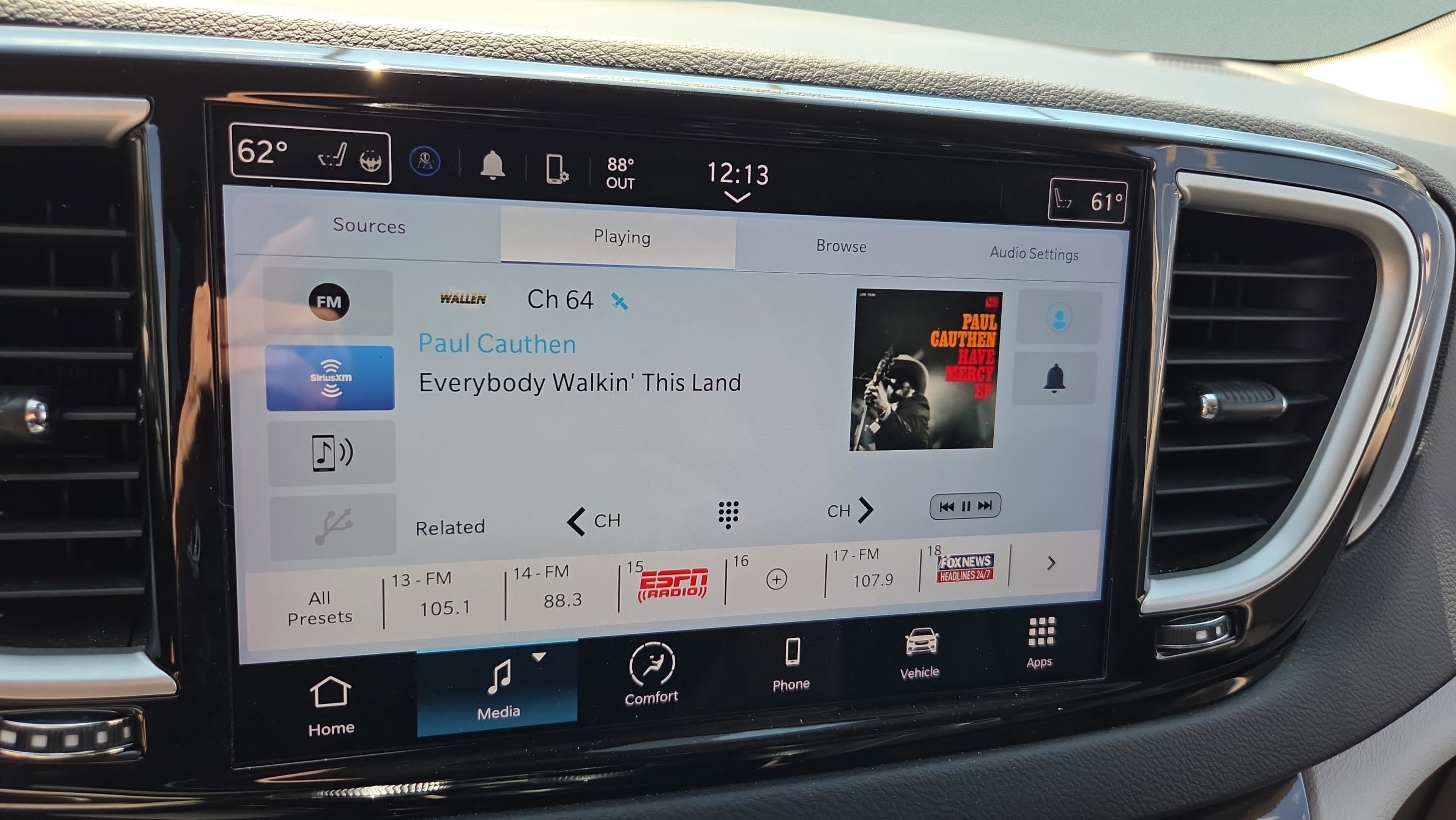 Used 2024 Chrysler Pacifica Touring-L image 12