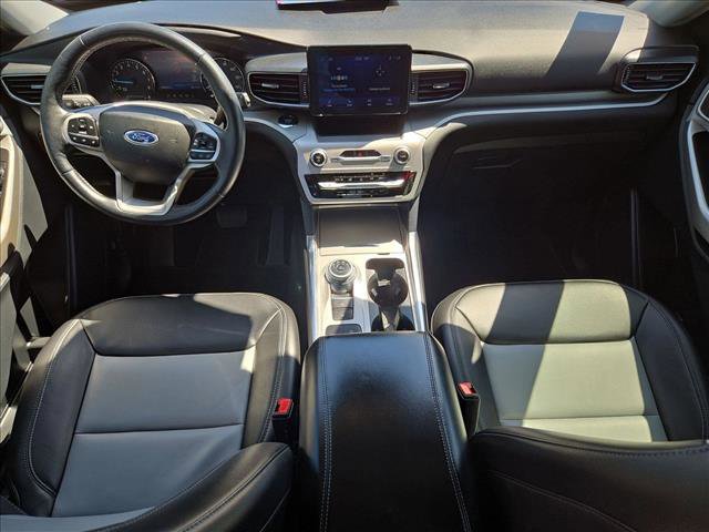 Used 2022 Ford Explorer XLT w/ Equipment Group 202A image 16