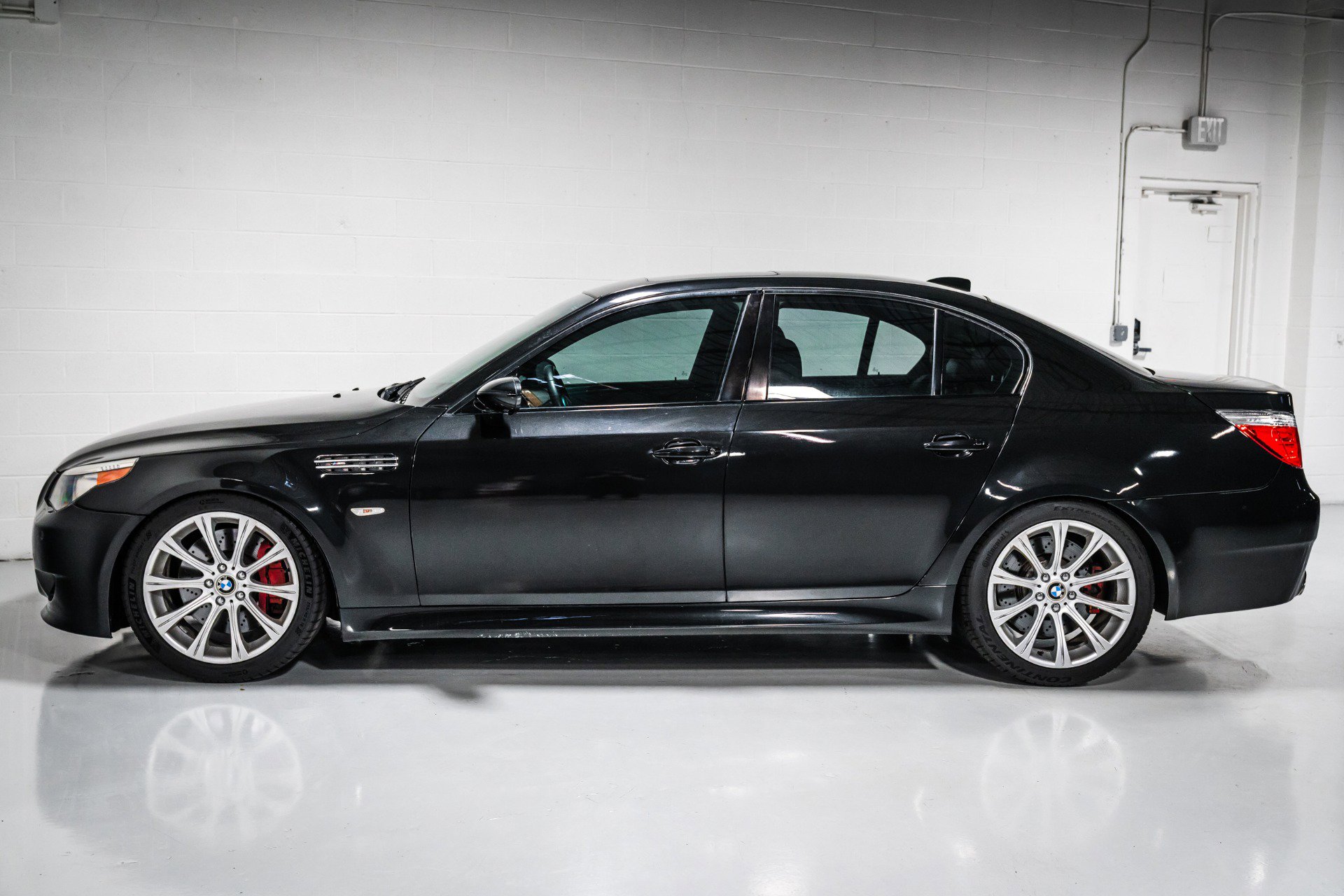Used 2007 BMW M5 RWD image 6