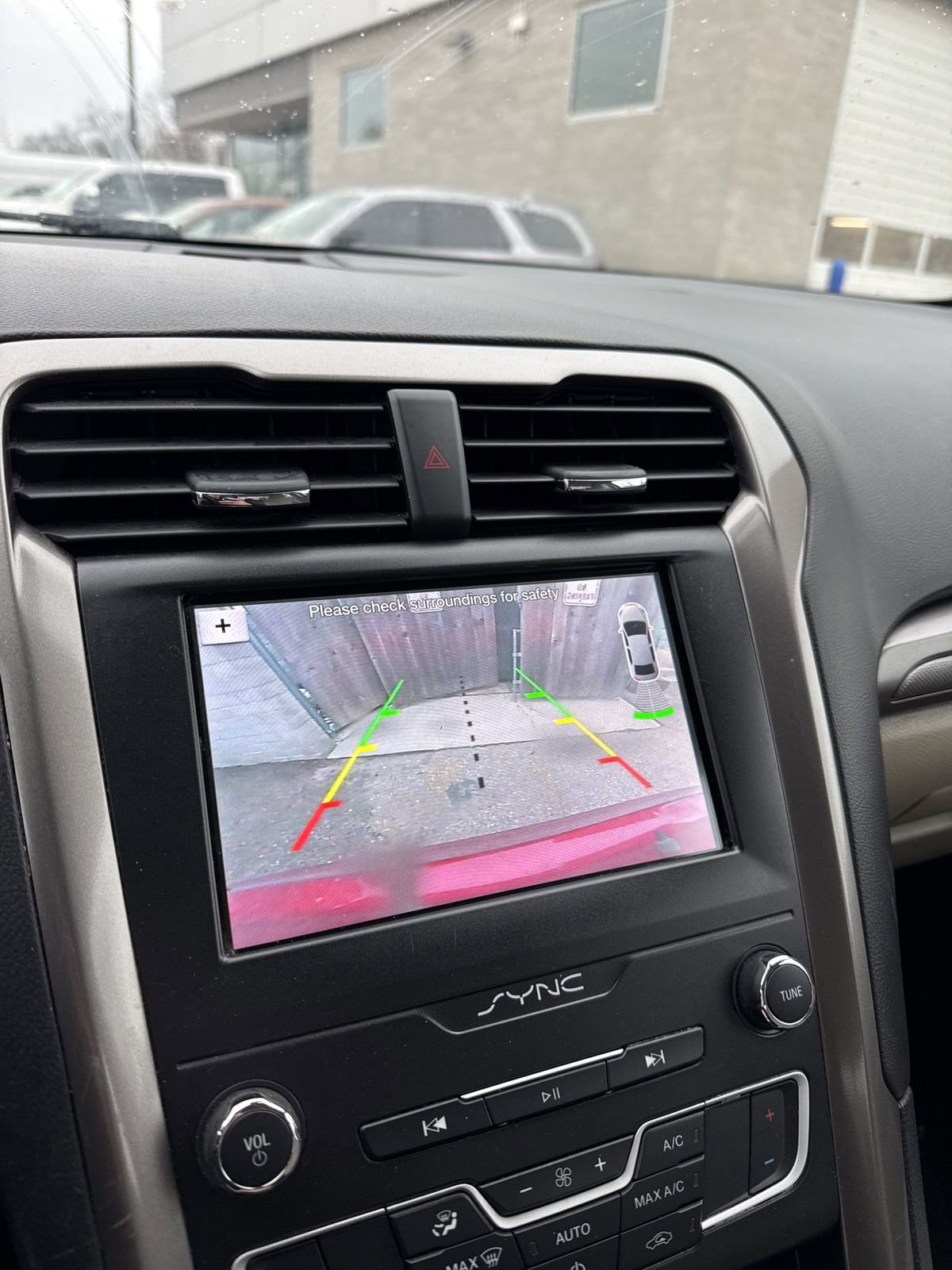 Used 2019 Ford Fusion SE image 28