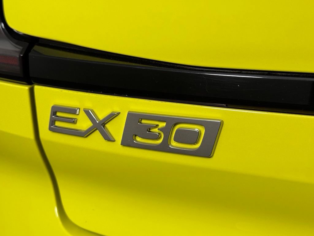 Certified 2025 Volvo EX30 Ultra AWD/4WD image 8