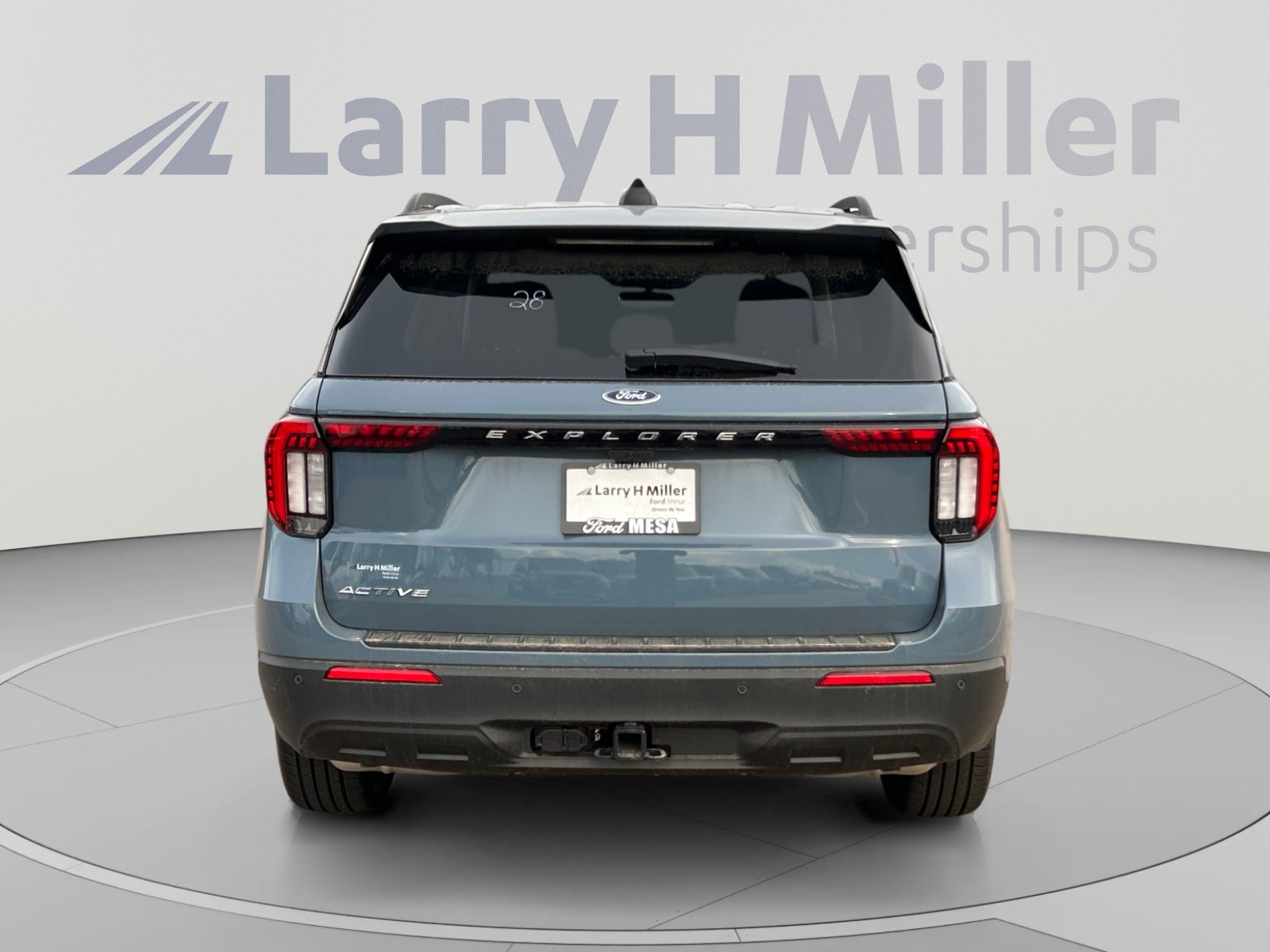 New 2026 Ford Explorer Active RWD image 4