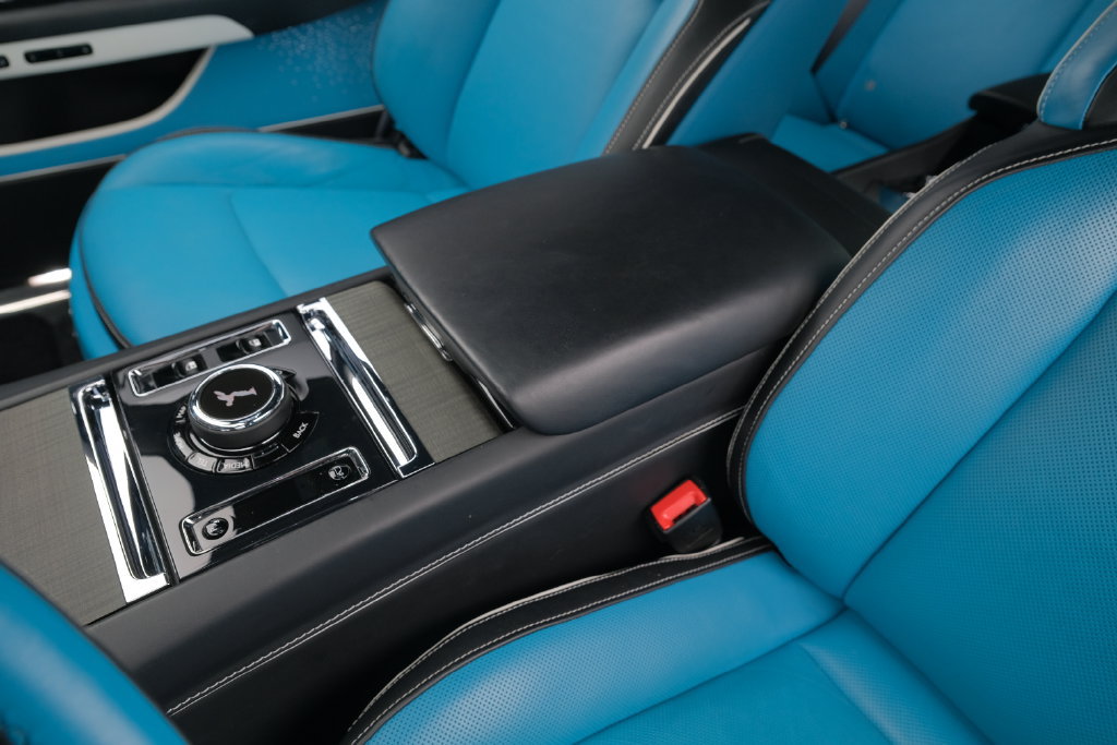 Used 2024 Rolls-Royce Spectre w/ Spectre Launch Package AWD/4WD image 16