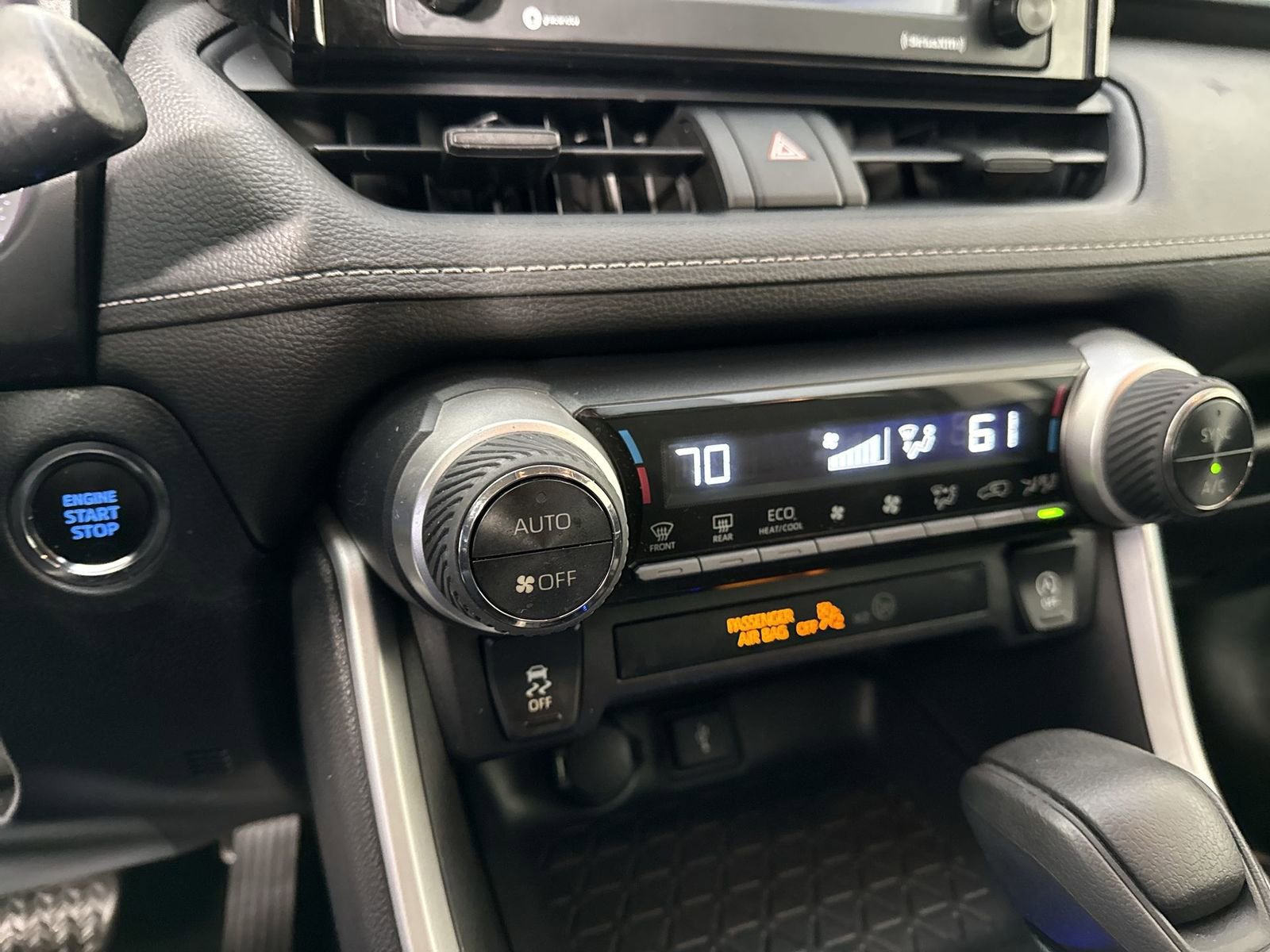 Used 2021 Toyota RAV4 XLE AWD/4WD image 8