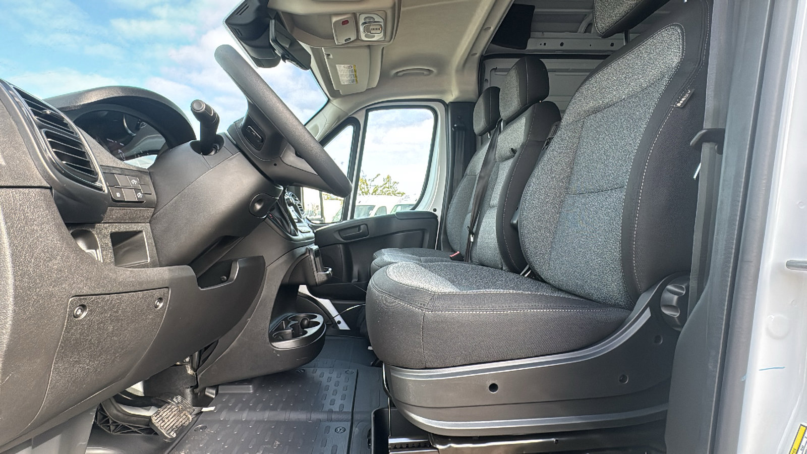 New 2026 RAM ProMaster 2500 image 9