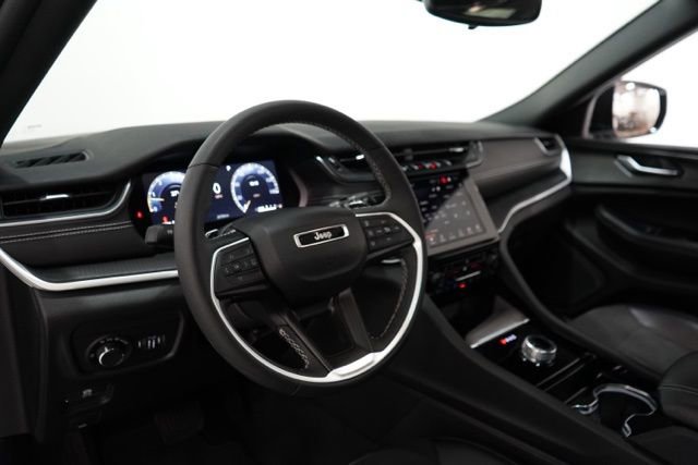 Used 2023 Jeep Grand Cherokee L Altitude image 17