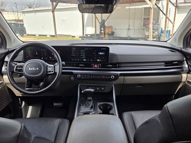 Used 2025 Kia Carnival image 24