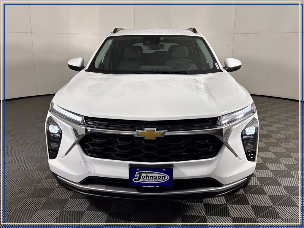 New 2026 Chevrolet Trax LT w/ LT Convenience Package FWD image 3