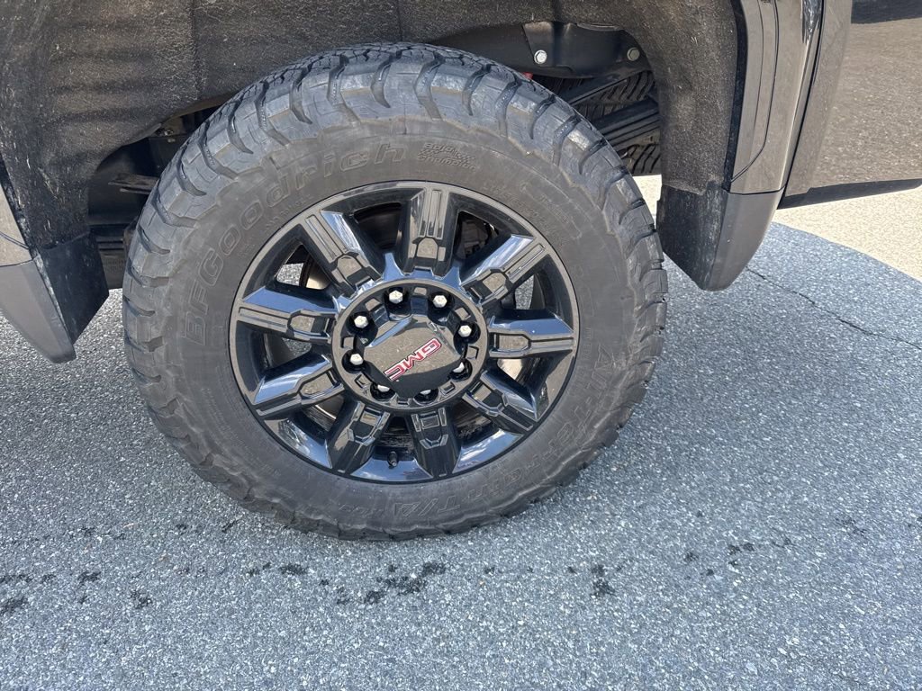Used 2025 GMC Sierra 3500 AT4 AWD/4WD image 10
