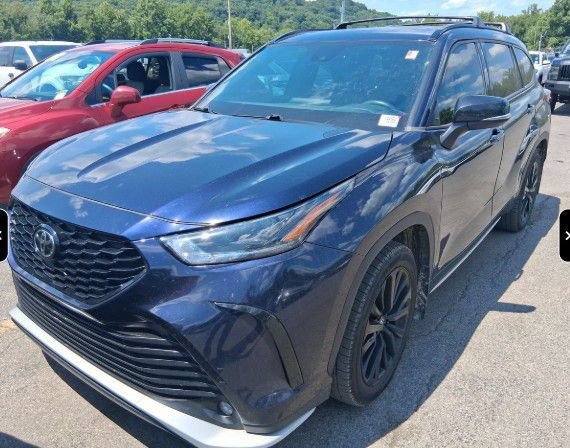 Used 2023 Toyota Highlander XSE