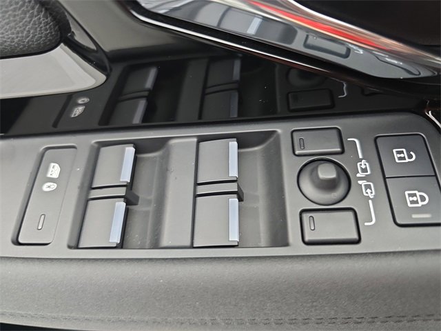 Certified 2023 Land Rover Range Rover Evoque R-Dynamic SE image 28