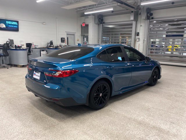 Used 2025 Toyota Camry SE w/ Multimedia Upgrade Package FWD image 5