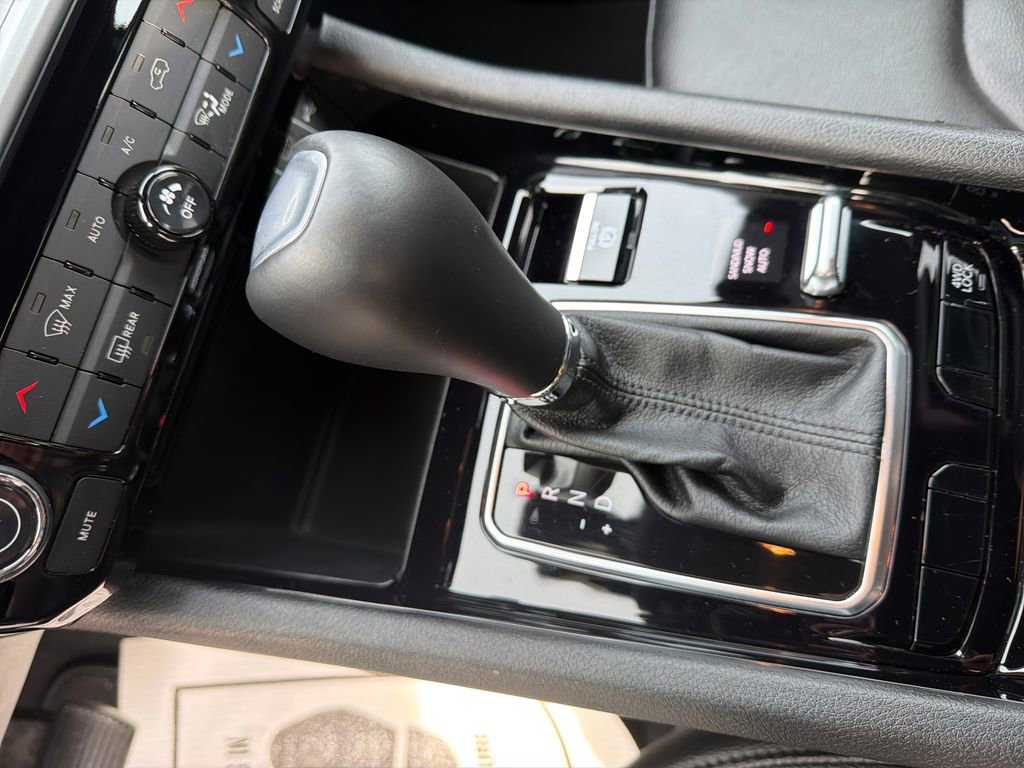 Used 2024 Jeep Compass Limited image 22