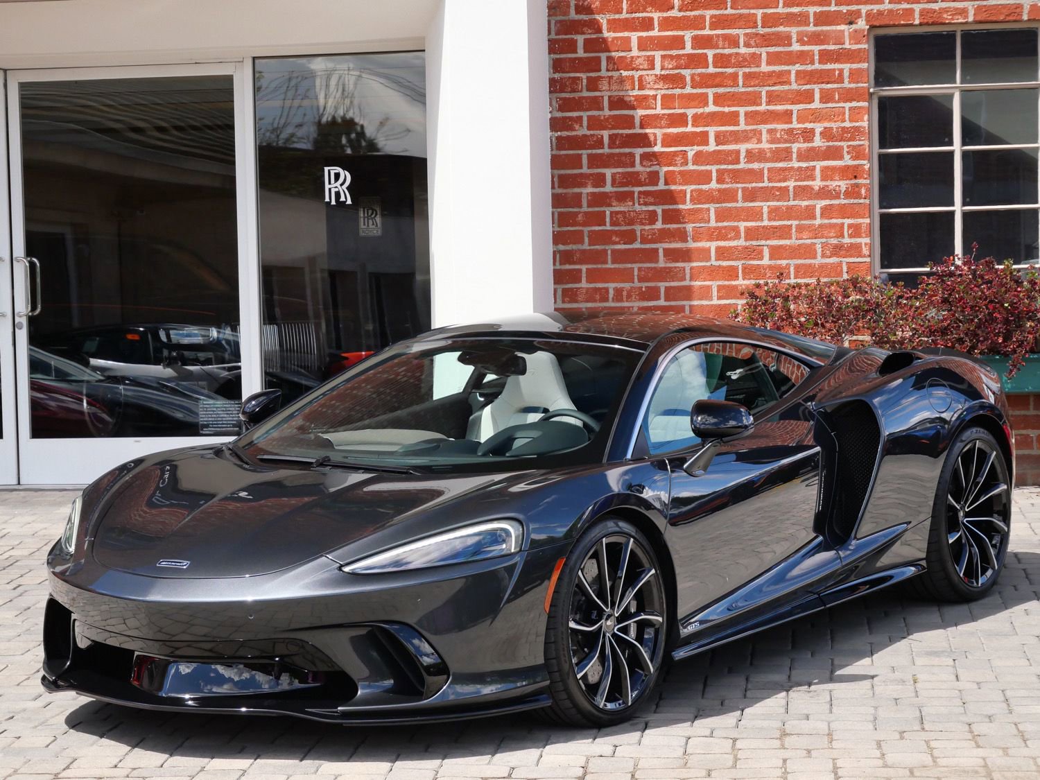 New 2026 McLaren GTS RWD image 27