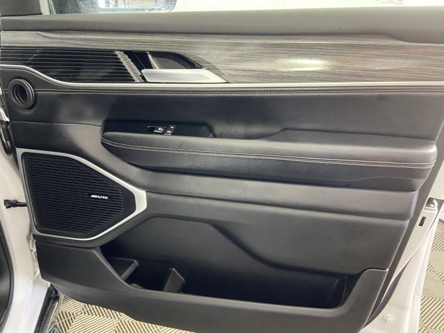 Used 2024 Jeep Wagoneer Series II w/ Flexible Seating Group image 8