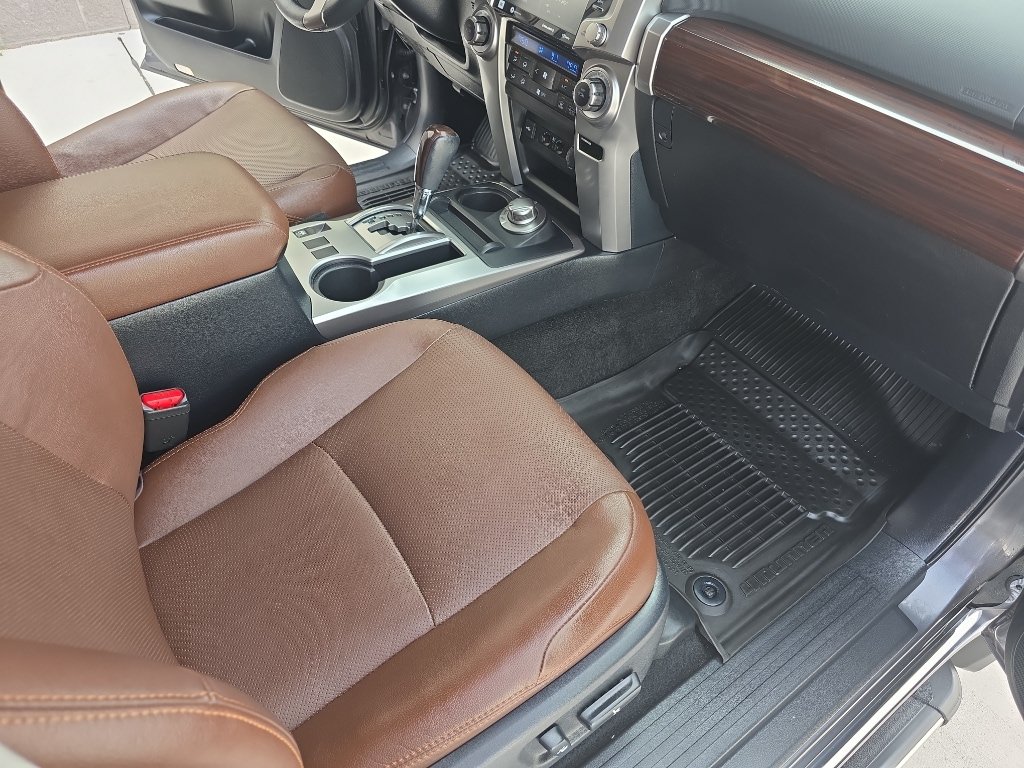 Used 2022 Toyota 4Runner Limited AWD/4WD image 21