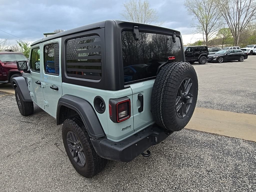 Used 2024 Jeep Wrangler Sport S image 5