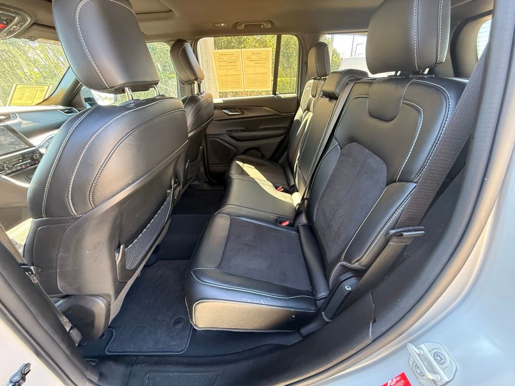 Certified 2023 Jeep Grand Cherokee Altitude AWD/4WD image 25