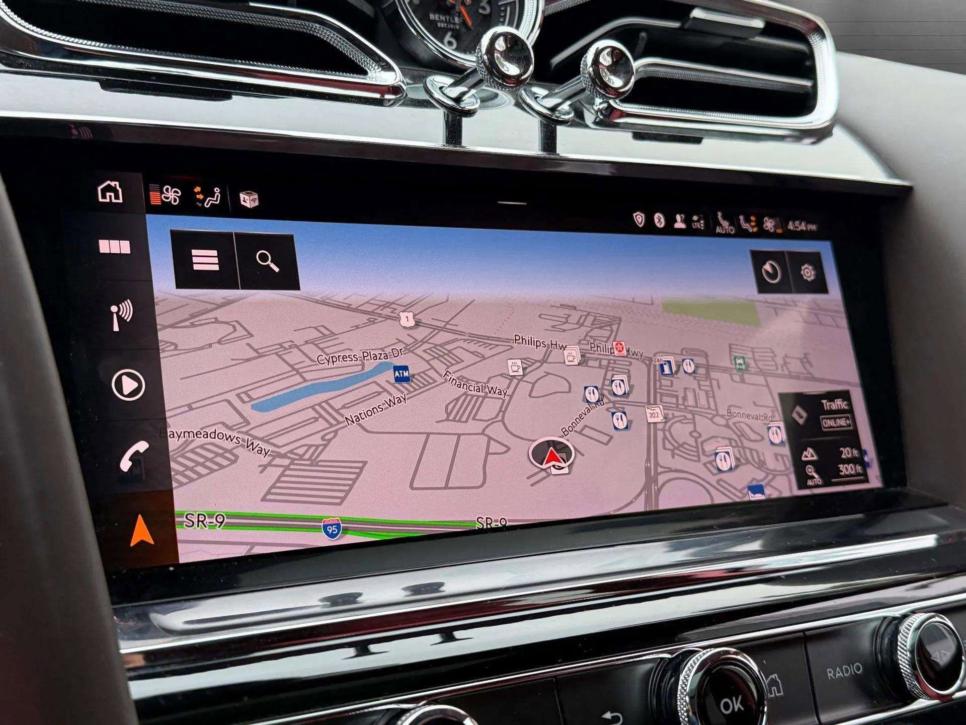 Certified 2022 Bentley Bentayga image 31