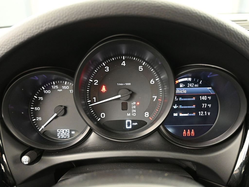 Certified 2025 Porsche Macan image 19