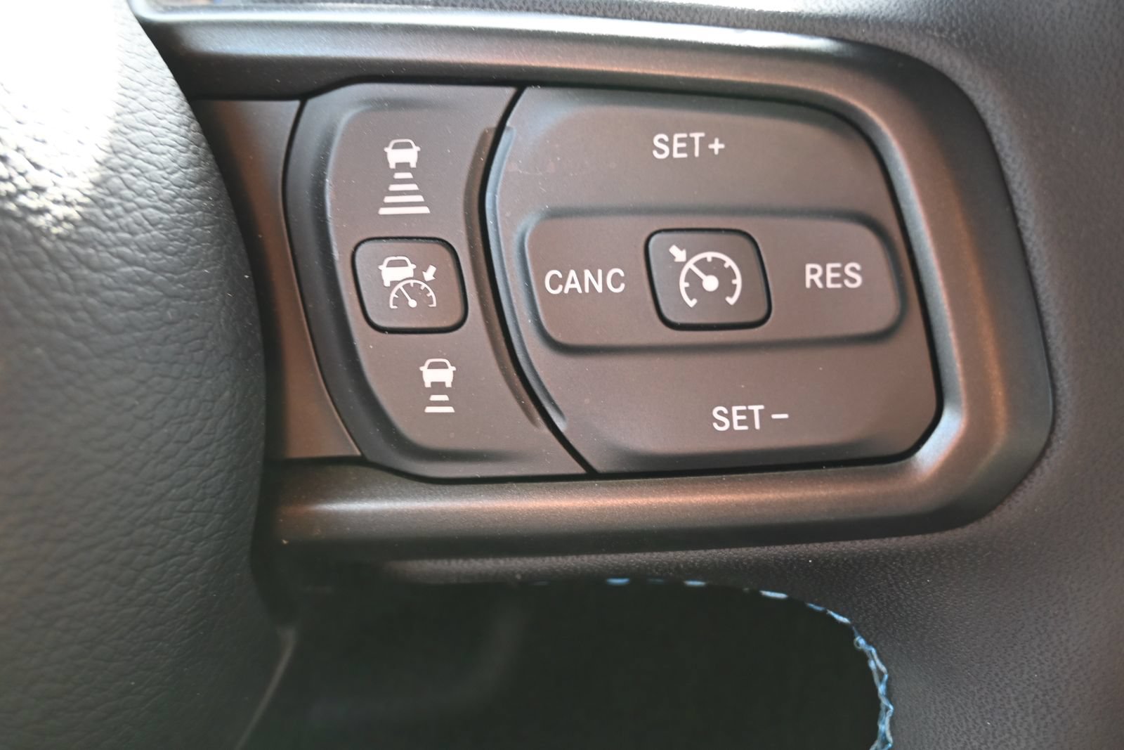 New 2025 Jeep Wrangler Unlimited Rubicon 4xe w/ Safety Group AWD/4WD image 11