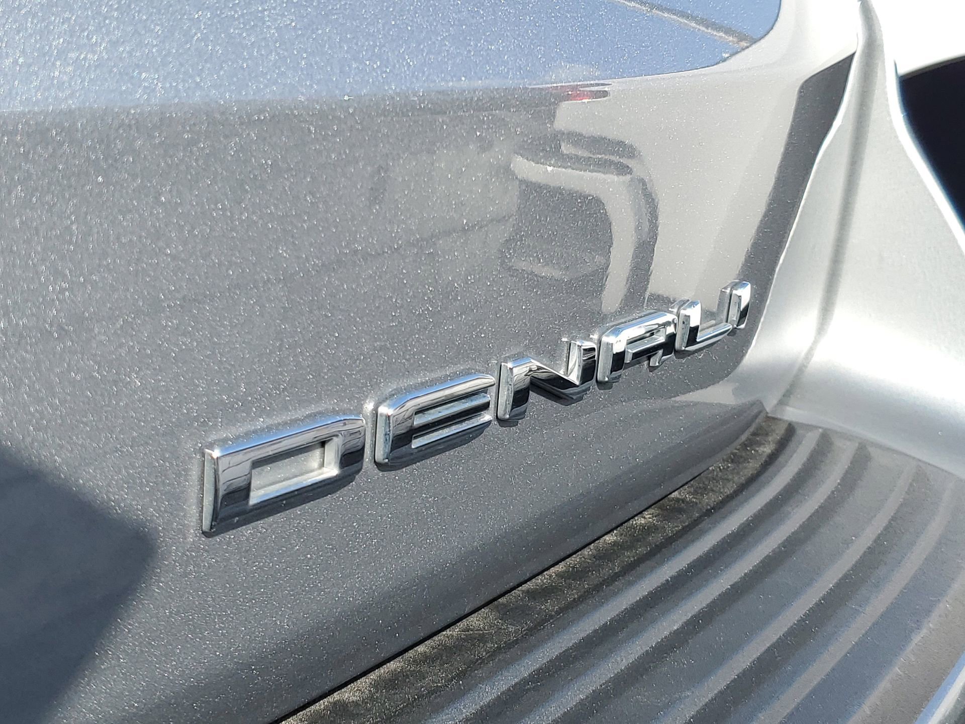 Used 2024 GMC Yukon Denali image 7