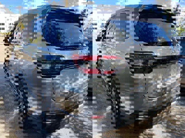 Used 2023 Honda Pilot EX-L image 3