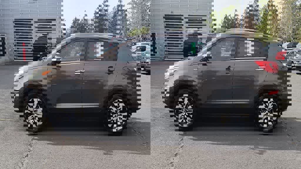 Used 2011 Kia Sportage EX w/ Premium Pkg w/Leather Seats image 5