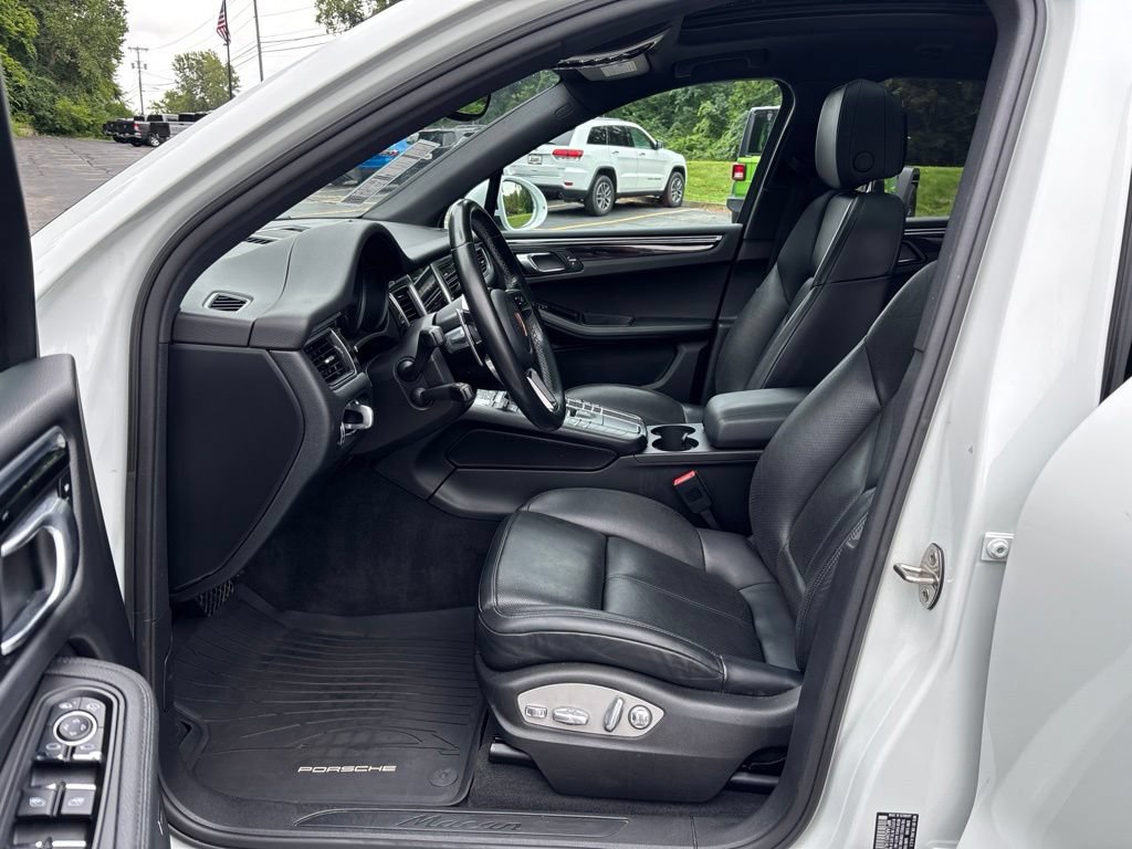 Used 2017 Porsche Macan AWD/4WD image 16