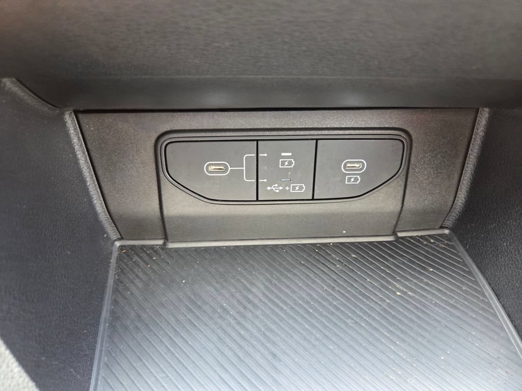 Used 2026 Kia Sportage LX FWD image 17